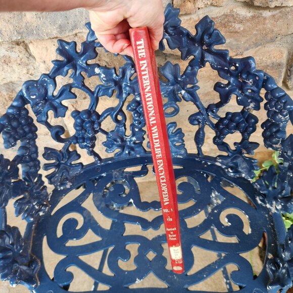 The International Wildlife Encyclopedia Vol. 1 Red Cover 1970s Reference Book - Picture 2 of 11